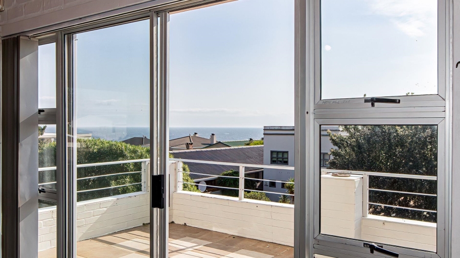 4 Bedroom Property for Sale in De Kelders Western Cape
